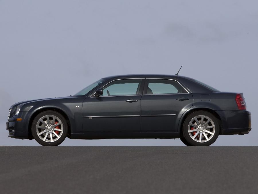  Chrysler 300C SRT8 2004 года  (EU) (фото 14 из 47)